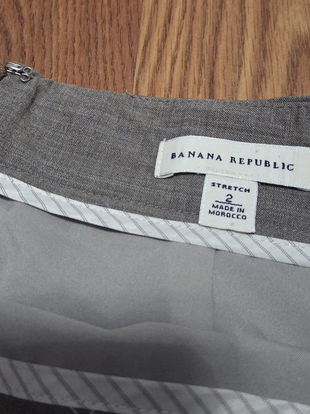 Banana Republic Gray Pencil Skirt Womens Size 2 Stretch Career Office Knee Lengt